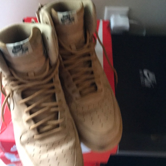 Air Force 1 - Picture 3 of 3